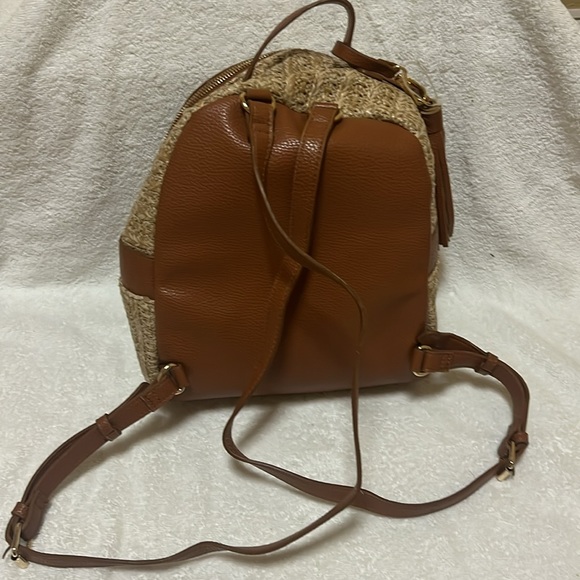 Steve Madden straw backpack - Picture 2 of 8